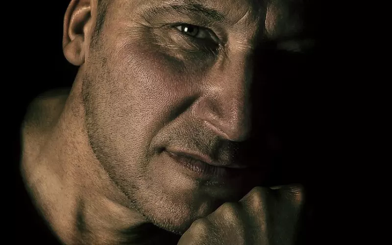 男人拍照如何摆姿势最爷们，教你拍出最man照片