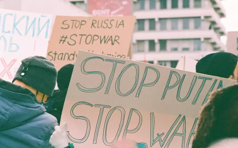 异地恋如何快速打破冷战(如何有效的解决异地恋冷战问题)