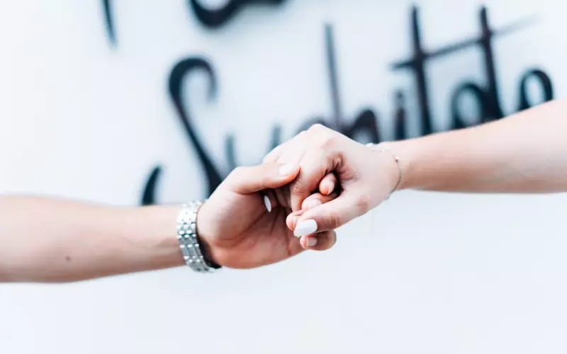 情侣分手如何重建信任(夫妻感情破裂如何重建信任)