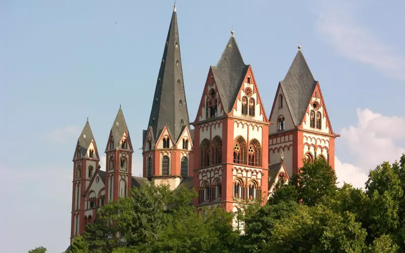 闹分手多次拉黑该怎么挽回