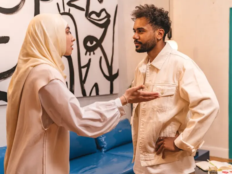 老公出轨该怎么挽回：老公出轨坚决要离婚，该怎么挽回老公，击退小三