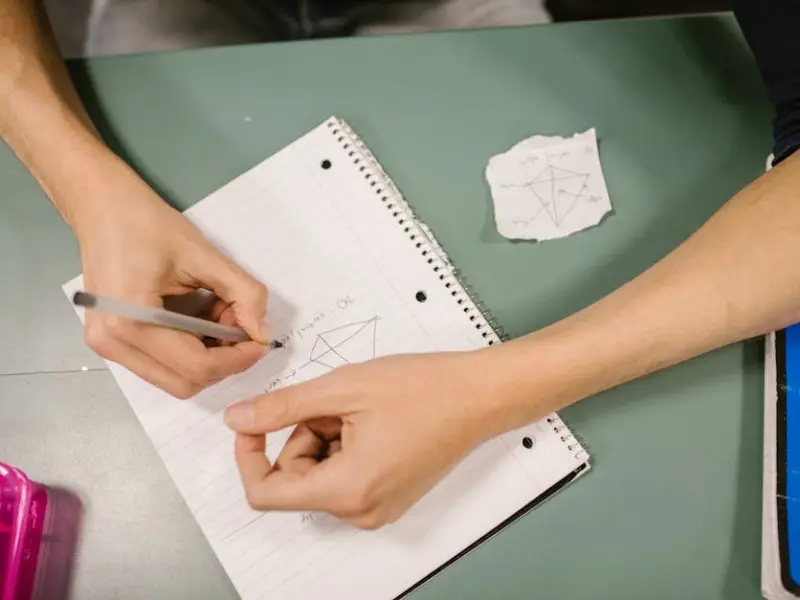 老公出轨要离婚怎么挽回，如何挽回婚姻家庭