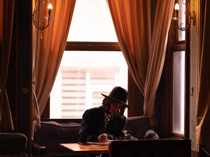 老公婚内出轨怎么挽回，老公出轨后的正确挽回方法