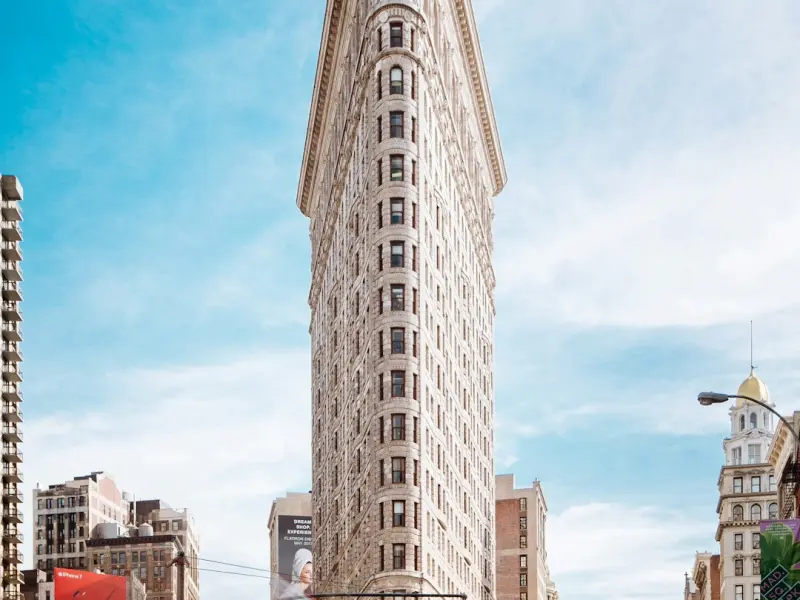 分手后如何挽回女友的感情：分手后依然对女友念念不忘，该如何挽回呢？