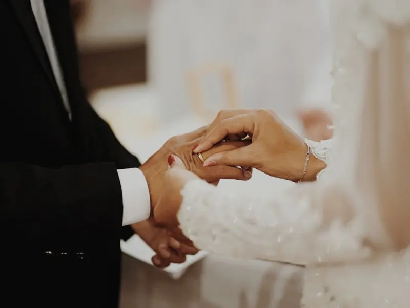 怎样挽回婚姻？老公出轨该如何挽回，教你使用正确的方法挽回