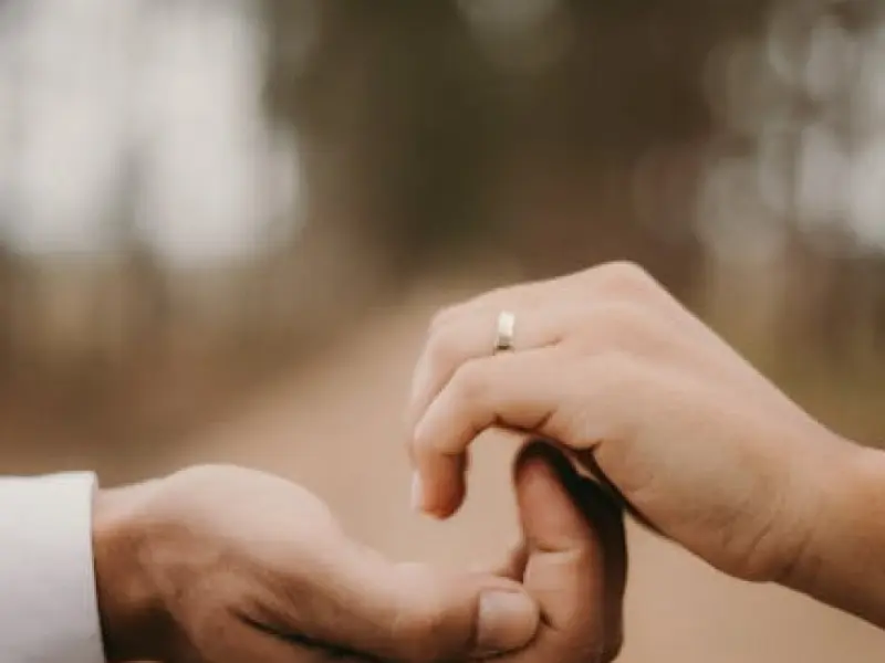 如何挽回婚姻，感情一旦破裂，怎么挽回爱情婚姻才是正确的办法?