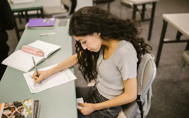 已婚女性出轨后如何挽救(女人婚内出轨之后如何挽救婚姻)