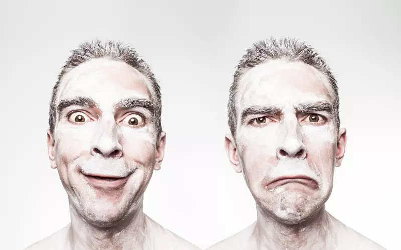 爱情中他很伤心怎么挽回