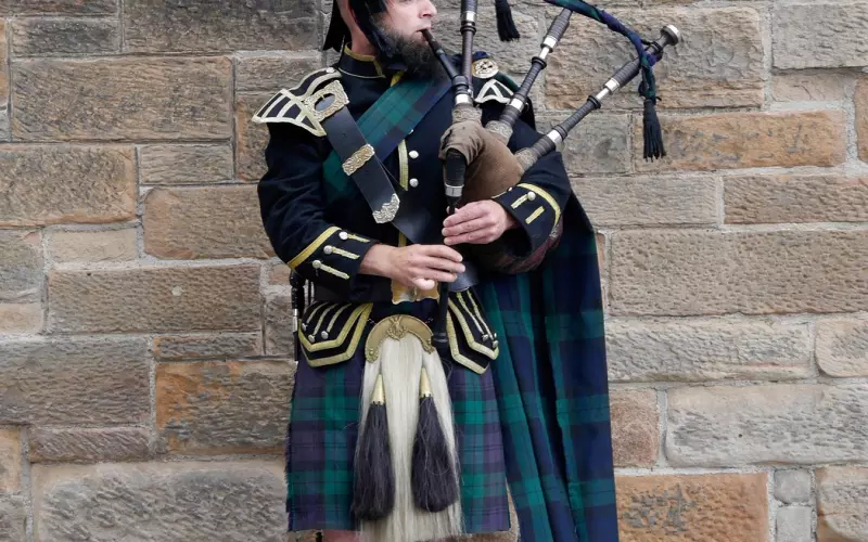 如何挽留女友呢女友提出分手该怎么挽回呢？