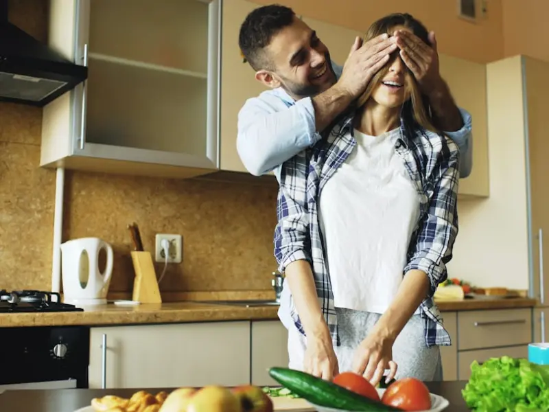 怎么挽回婚姻，丈夫出轨怎么办？如何处理才能挽回老公的心