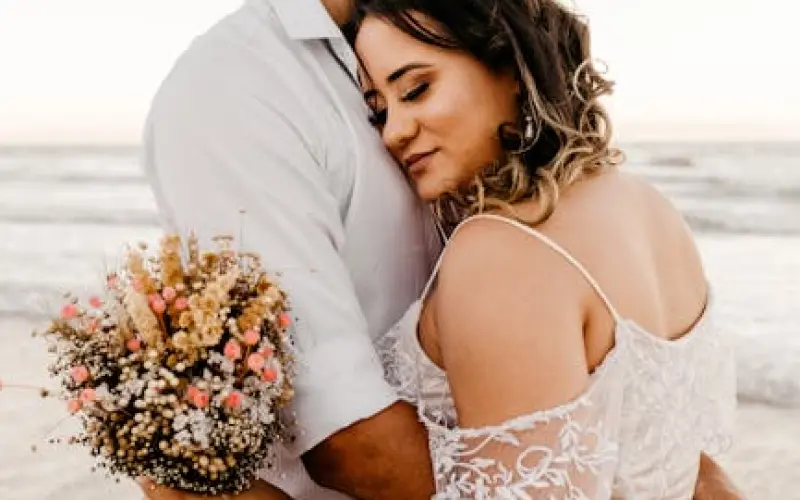 老公出轨如何挽回婚姻，怎么拯救婚姻，实用的化解技巧