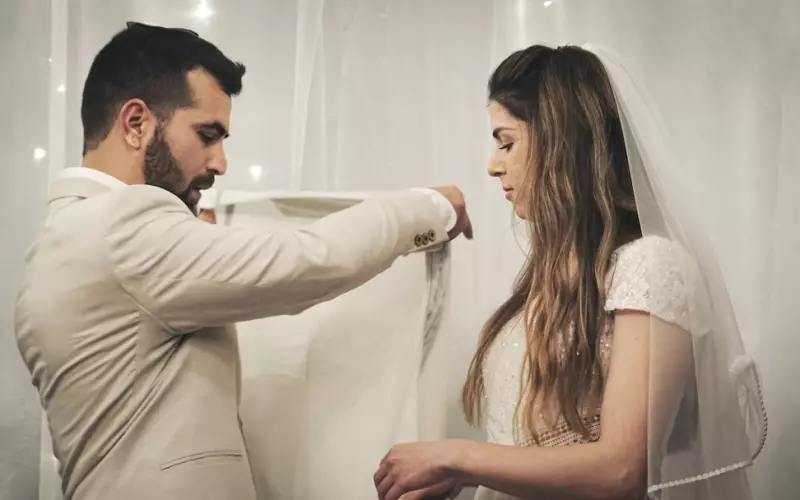 老婆坚持要离婚如何挽回婚姻(老婆想要离婚态度很坚决怎么挽回)