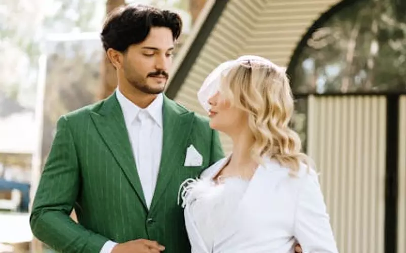 老公外遇后怎样挽回婚姻(老公有外遇怎么挽回自己的婚姻)