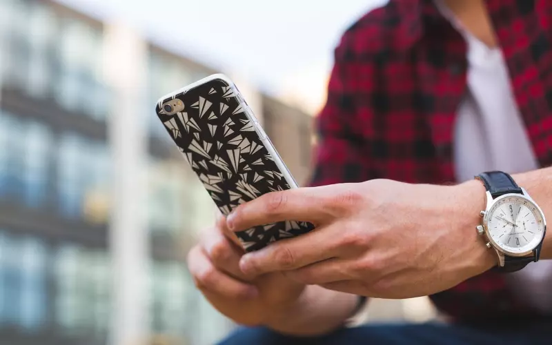 挽回一个男人的心怎么发消息  教你挽回男友的短信怎么发