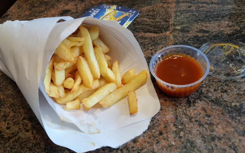 约会时如何跟女生聊 X 话题，从而把她带走！