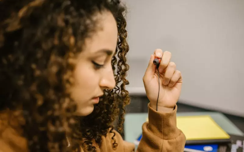 怎样辨别40岁已婚女出轨(妇女出轨如何找证据)