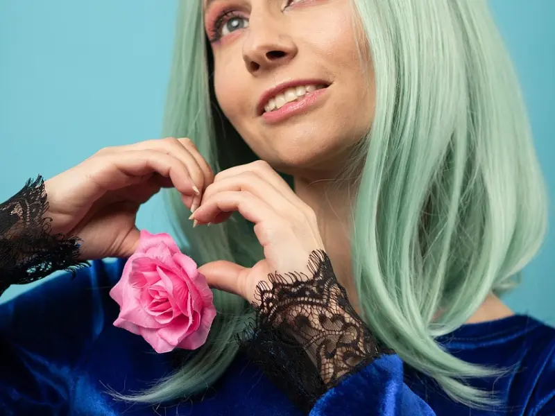 如何判断一个人爱不爱你？