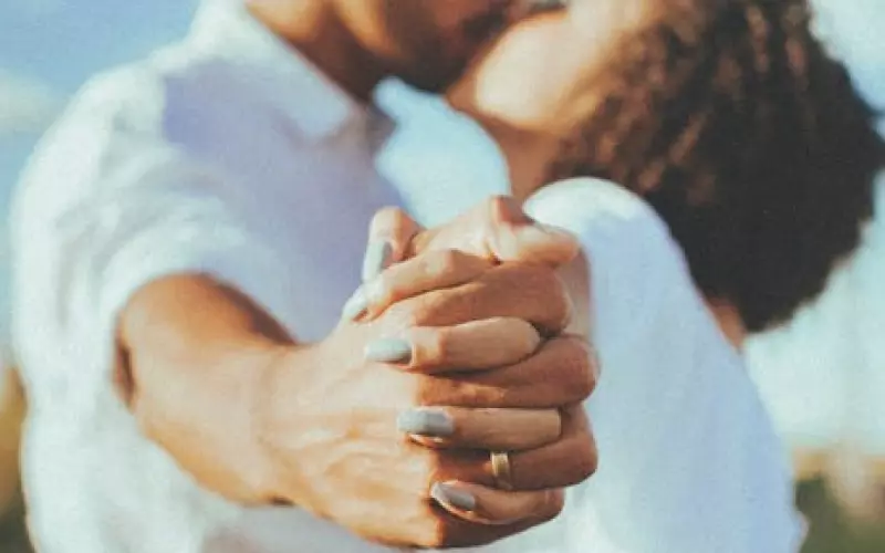 刚挽回的恋人要怎么让感情升温(给水瓶女制造浪漫能挽回吗)