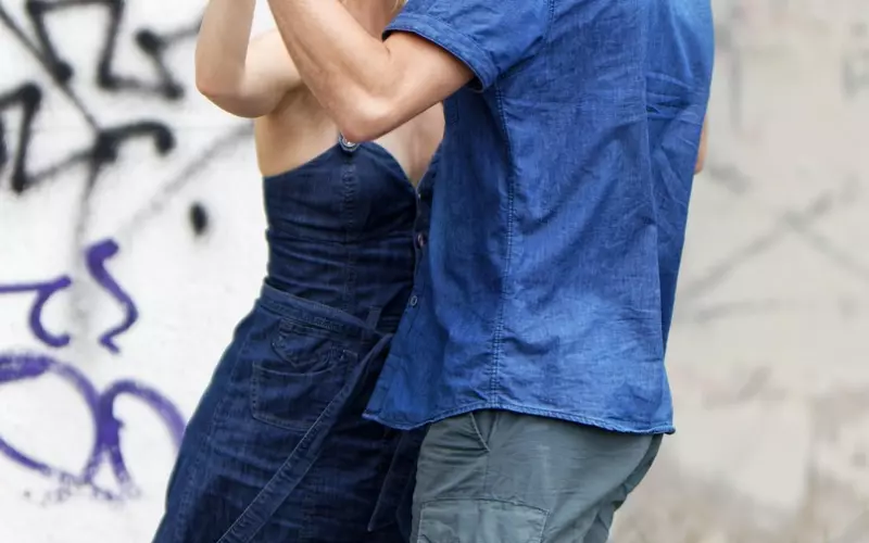 如何挽回一个变了心的男生？6个必备技巧！