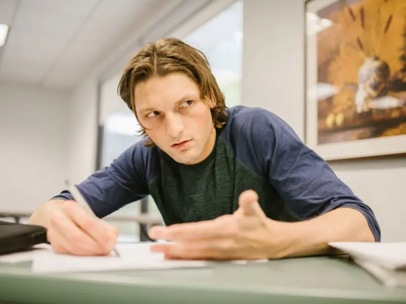 怎样挽回出轨的老公，挽救破裂的婚姻，这么做让男人后悔