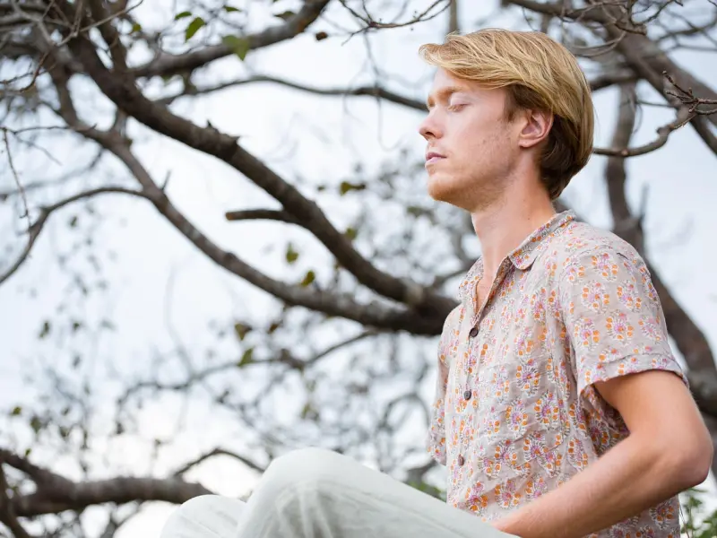 如何挽回一个死心的男人：老公精神出轨了，还值得挽回吗？