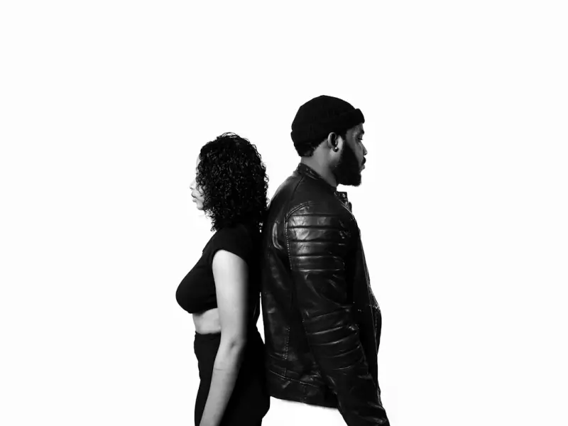 如何挽回分手的女友：女友说感情淡了，不想在一起了该怎么挽回