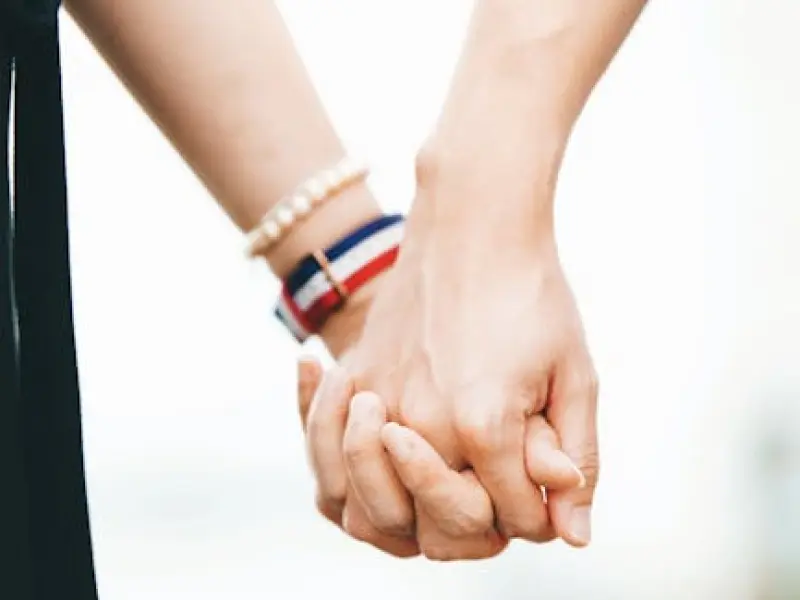 变心的老公怎么挽回：老公对前女友念念不忘，该如何挽回