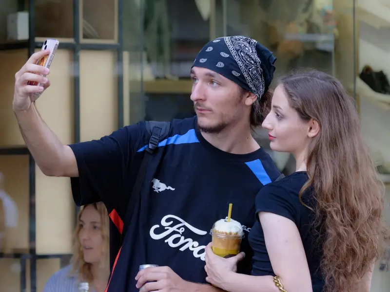 如何挽回分手的恋人：女友坚持与自己分手，该怎么挽回呢？