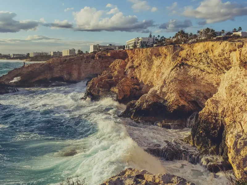 怎么挽回天蝎座男友呢？激起天蝎很强的慾望的？让他主动挽回你？