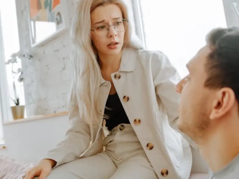 怎么挽回前男友的心：分手后男友把我拉黑了，该怎么恢复联系？