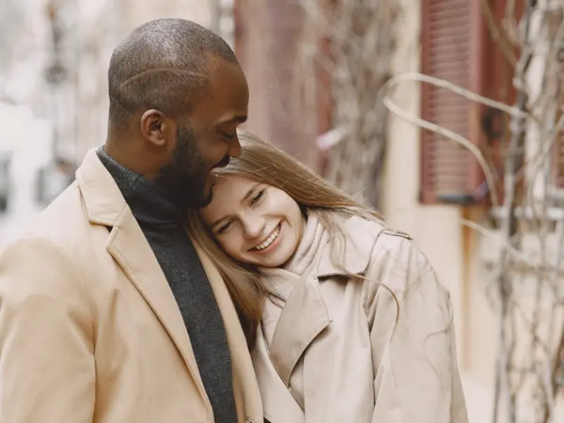 如何挽回女友：女友觉得我们不合适要分手，该怎么挽回女友的心