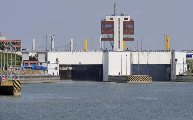 如何挽回婚外情情人的心？男人也需要被感动！