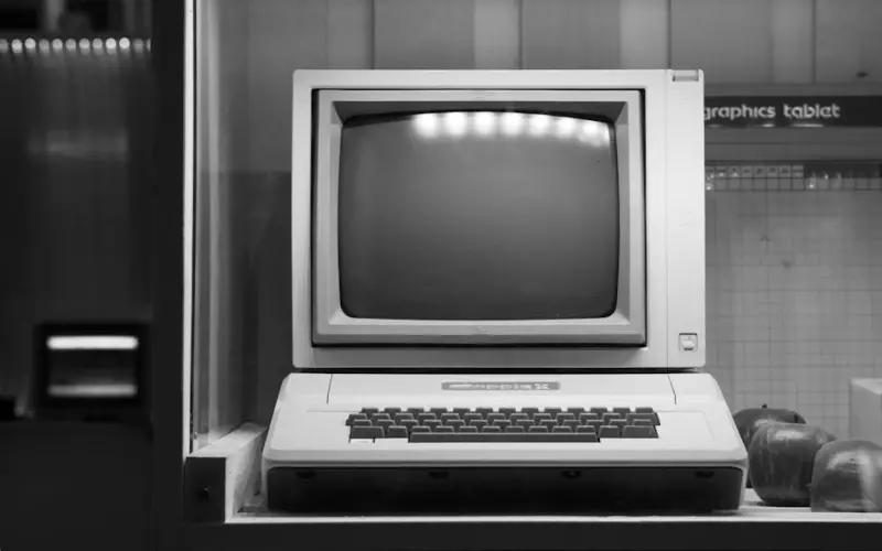 失恋以后应该怎样挽回失去的恋人(失恋了怎么发朋友圈挽回说说100字)