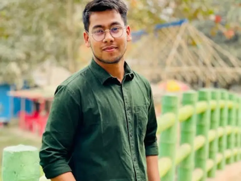 怎么挽回男友：男友不顾多年感情坚决要分手，应该挽回吗？