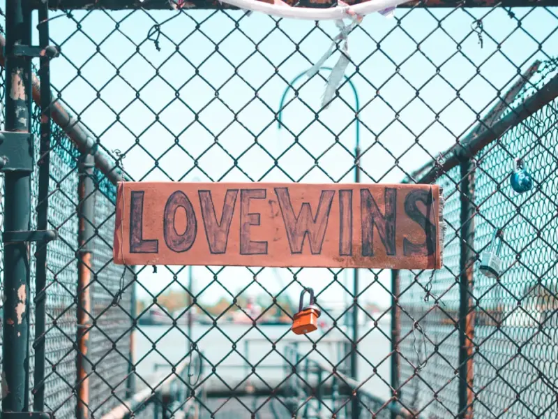 如何挽回男友的心：男友分手之后有了新欢，该如何挽回？