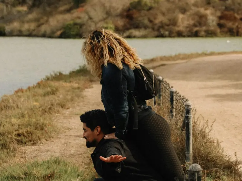 怎么挽回男友：跟男友异地恋分手了，挽回该怎么做？