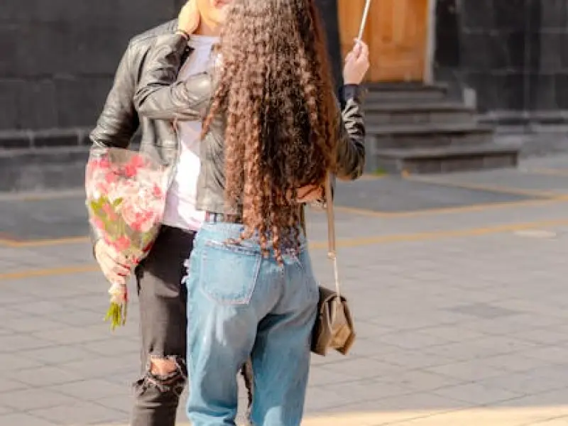 怎么挽回男友的心：男友坚决要分手该怎么挽回？这三招能帮到你