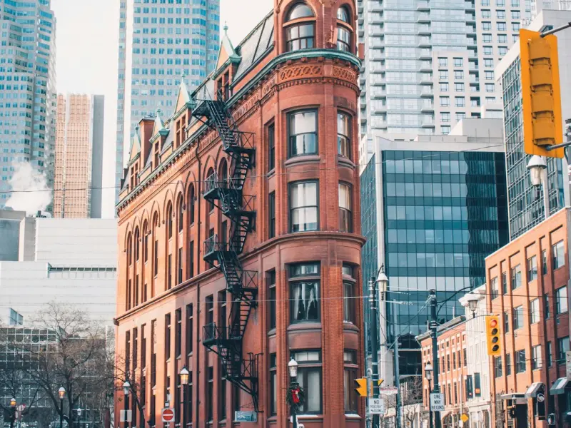 如何挽回女友的芳心：女友说喜欢上了别人，该怎么做挽回女友的心？