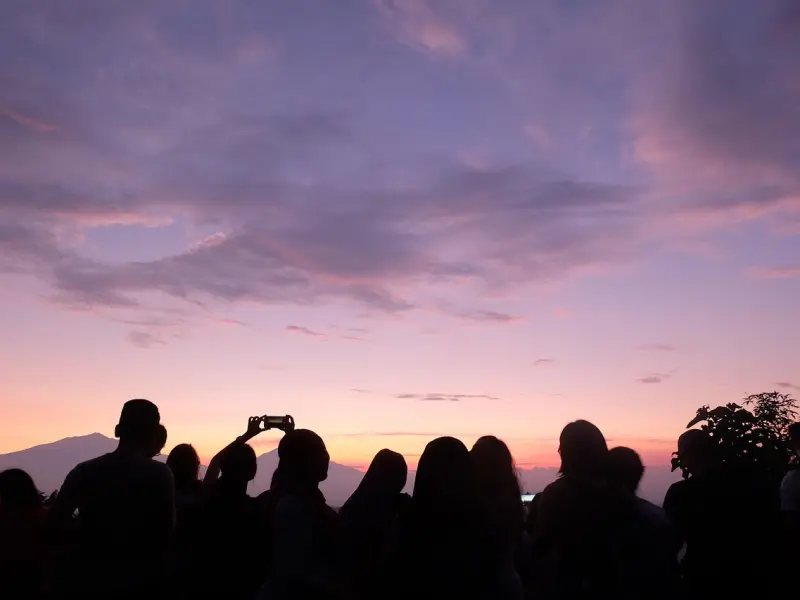 挽回女友：经常因为一点小事惹她生气，该怎样挽回女友？