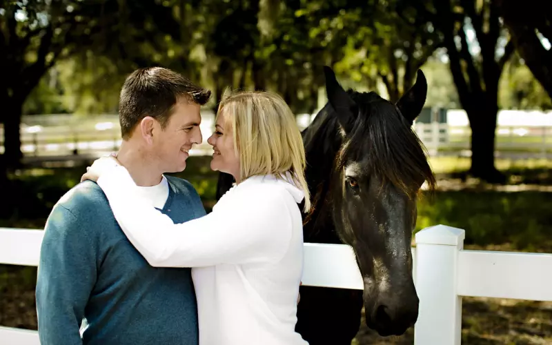 如何挽回女友：跟已订婚的女友分手，有什么挽回的正确方法呢？