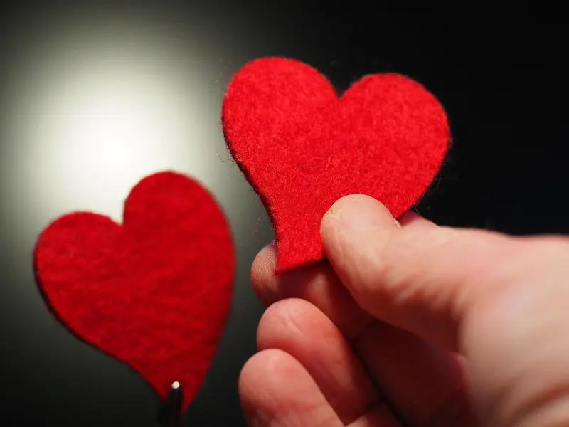 怎么挽回女友：女友觉得没感情了，该怎么挽回女友的心