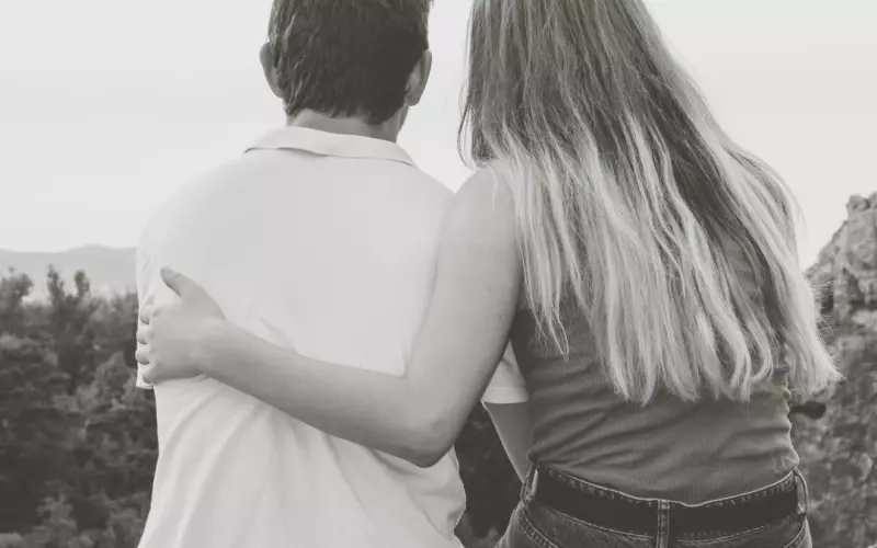 如何挽回刚分手的女友(挽回分手三年女友)