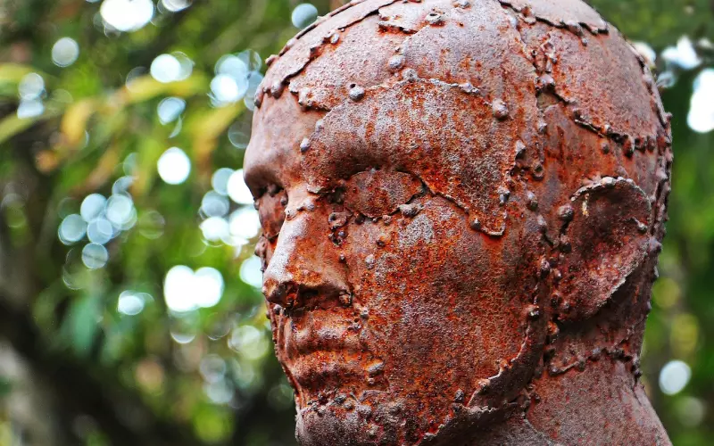 如何用死缠挽回一个人