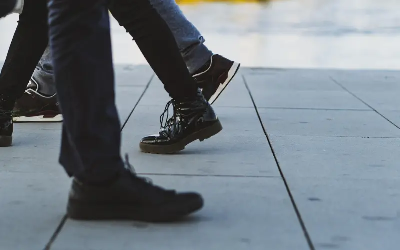 夫妻就像一双鞋，精辟。