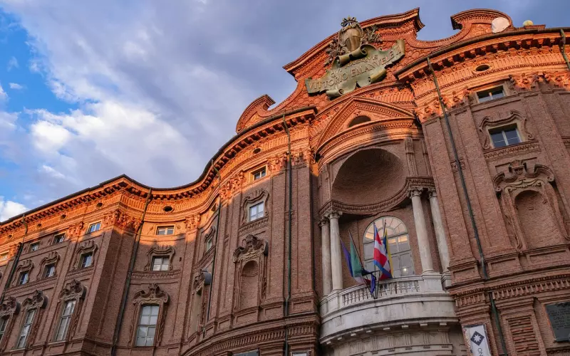 女人欲拒还迎的4句话，老公都听得懂，男朋友一般都不懂！