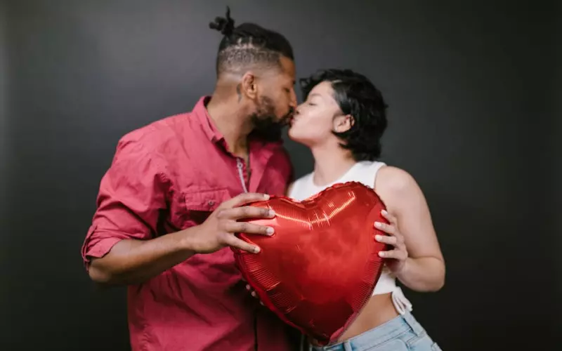 伤了女友心，该怎么挽回女友