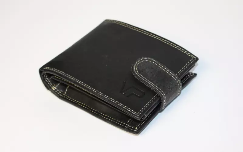 发现我最近近视越来越严重了，打开钱包竟然看不到钱！