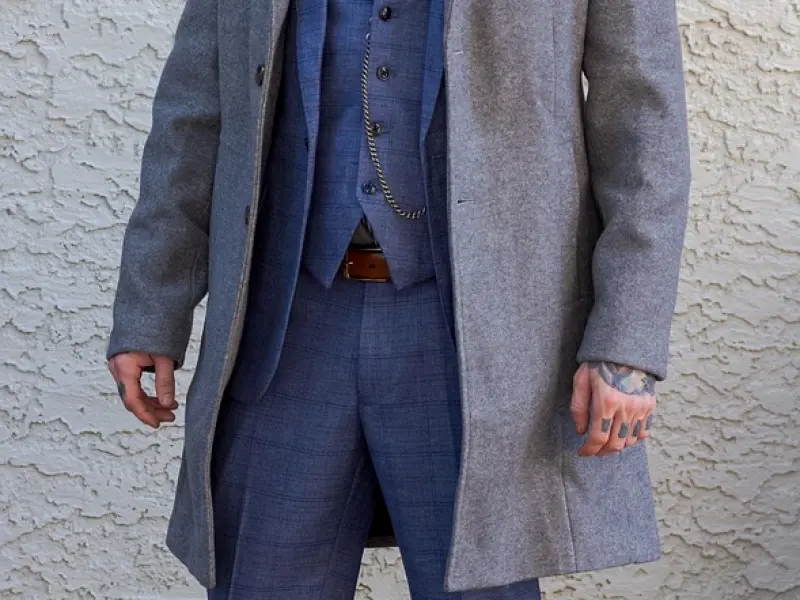 因为公司应酬和别的女人喝了点酒，女朋友就受不了非要和我分手，我该怎么办