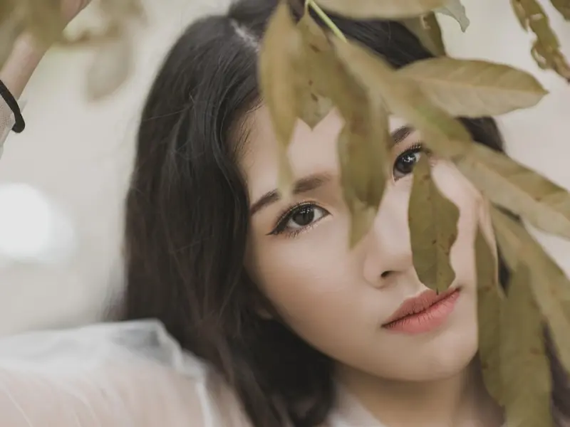 我感觉老公对我不冷不热，后来才发现原来老公在外面有小三，我该怎么办