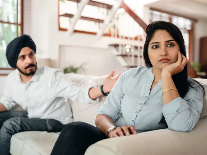 觉得我老婆不会过日子，我纠结要跟她离婚吗？